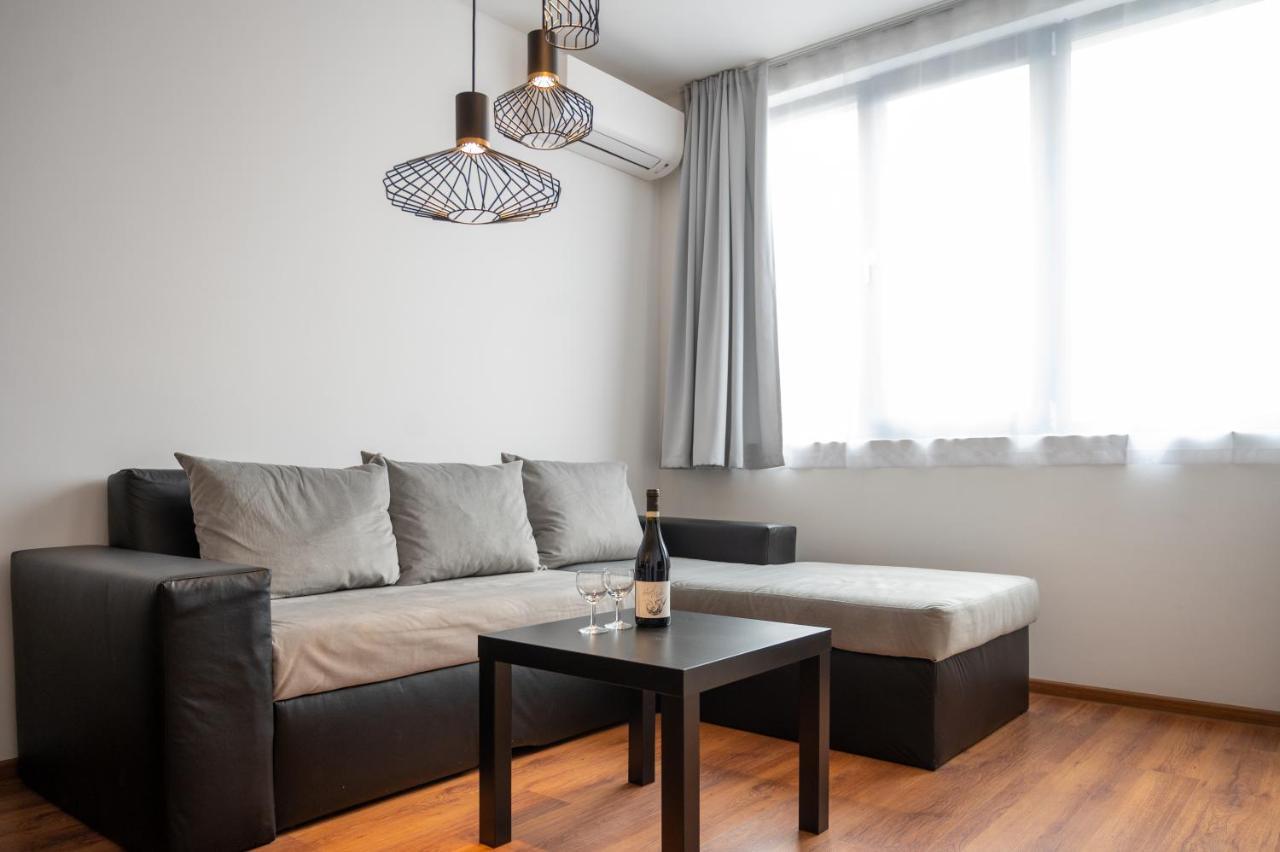 Sunny 1Bdr Apartment Near Center Sofia Extérieur photo