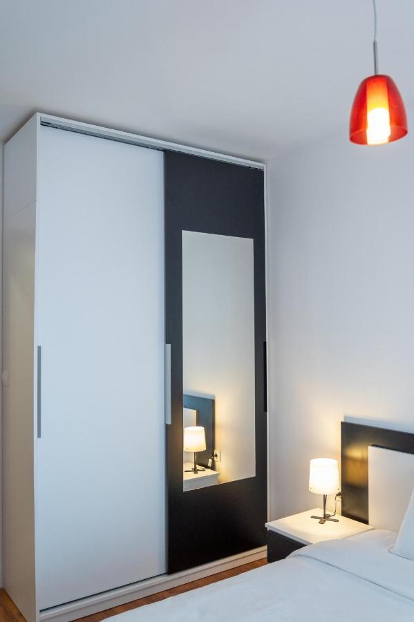 Sunny 1Bdr Apartment Near Center Sofia Extérieur photo