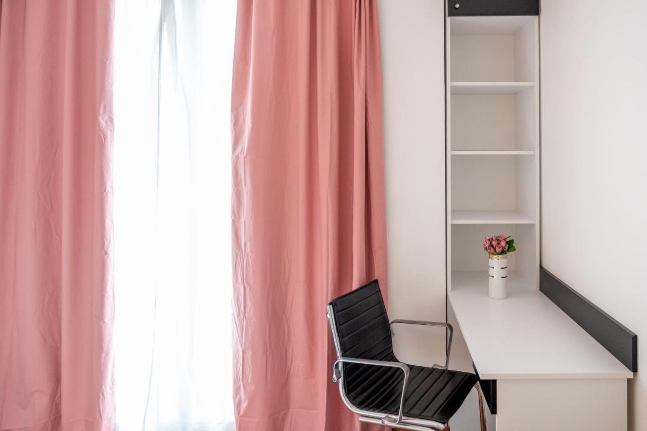 Sunny 1Bdr Apartment Near Center Sofia Extérieur photo