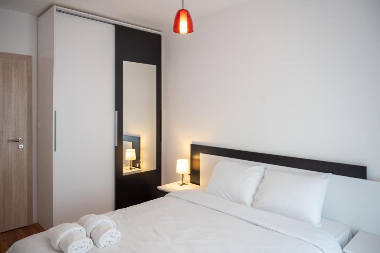 Sunny 1Bdr Apartment Near Center Sofia Extérieur photo
