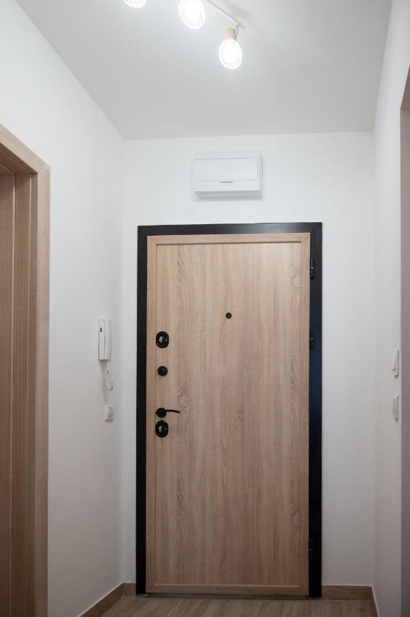 Sunny 1Bdr Apartment Near Center Sofia Extérieur photo